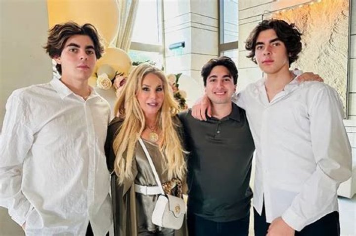 Adrienne Maloofs Net Worth, Age, Height, Weight, Husband, Kids, Bio-Wiki -