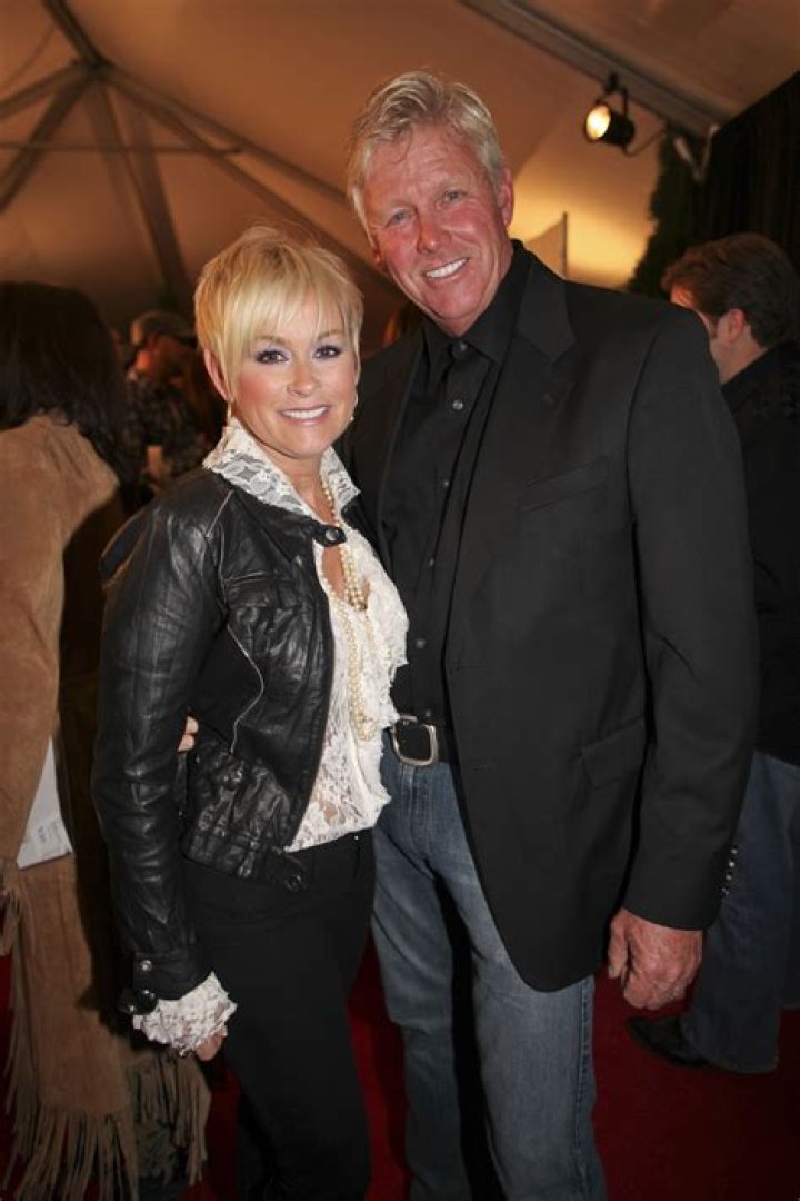 Beverley Humphreys Wikipedia: Who is she married to?