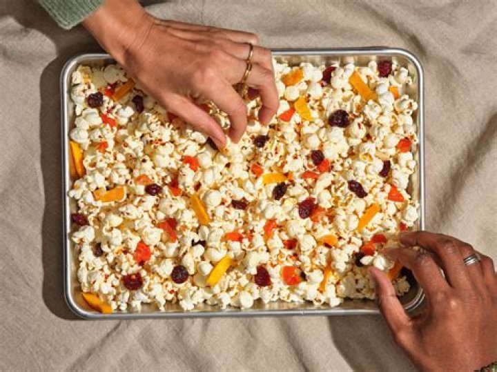 Can horses have popcorn? - SnogBlogy
