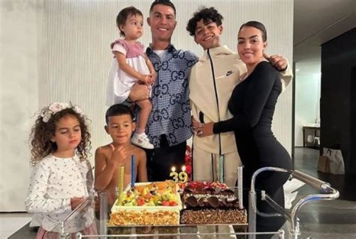 Cristiano Ronaldos Girlfriend Georgina Rodrguez Biography: Kids, Age, Boyfriend, Net Worth, Wik