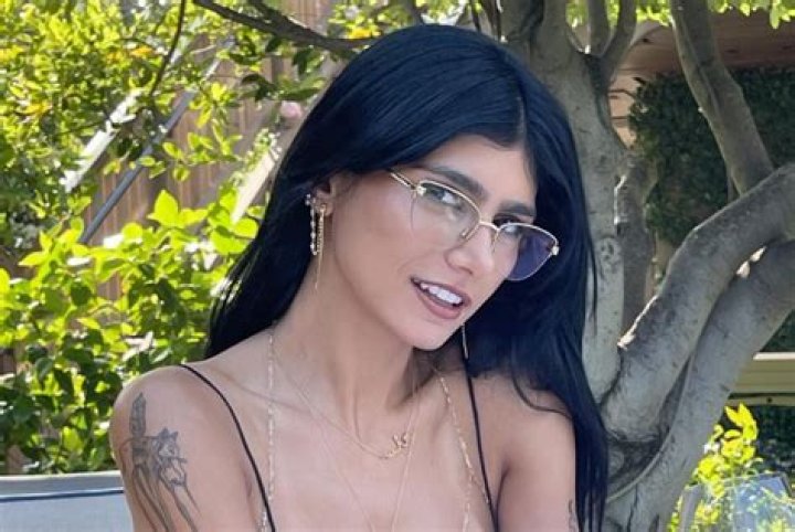 Did Mia Khalifa lie about porn career? Internet feels she has 'darker story' but has to stop the 'sh
