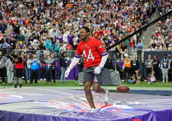 How Tall Is Stefon Diggs?