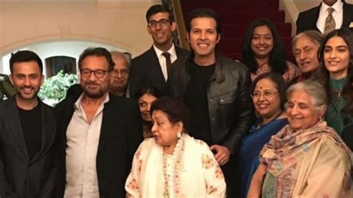 Meet Rishi Sunak siblings: Meet Sanjay and Raakhi
