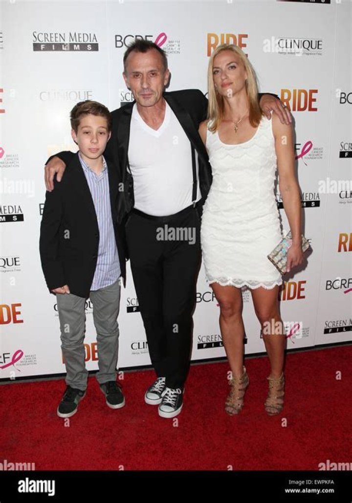 Nadine Kary Age: 10 Facts On Robert Kneppers Wife