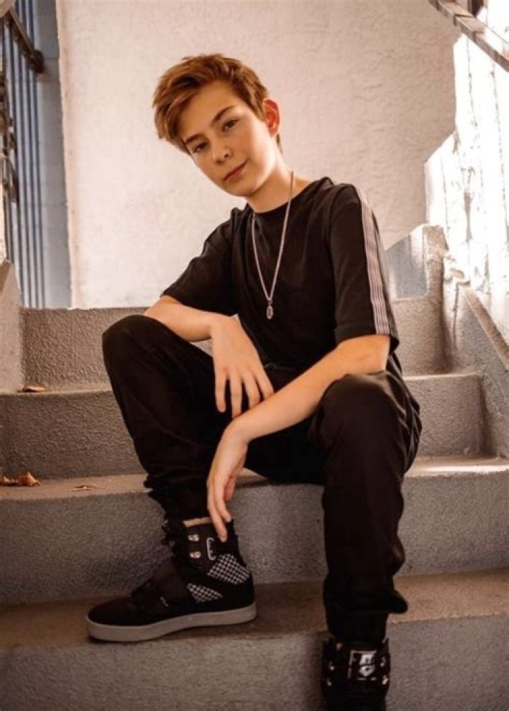 Sawyer Sharbino Height, Weight, Age, Girlfriend, Family, Facts, Biography