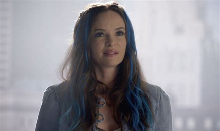 The Flash Star Danielle Panabaker Expecting Baby No 2 With Husband Hayes Robbins| Her Net Worth Insi