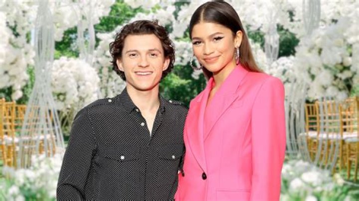 Uncover The Secrets: Zendaya's Dating History Revealed