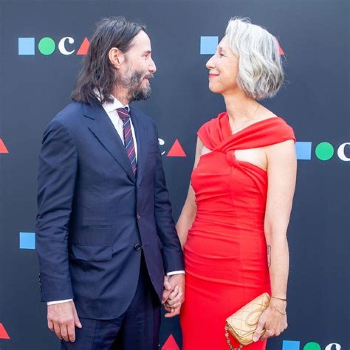 Uncovering The Enduring Allure Of Keanu Reeves With Short Hair