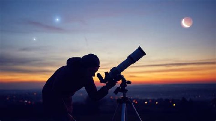 What happens if you look at the sun for 5 seconds?