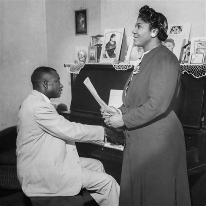 Who is Mahalia Jackson husband Isaac Hockenhull?